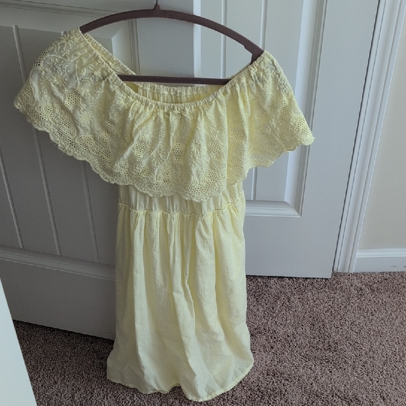 Dresses & Skirts - The Fine Lady Cream Lace Top